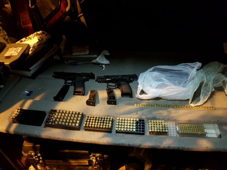 Narco detenido con un arsenal de armas y cocaína