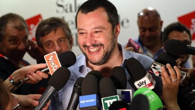 Italia: un xenófobo gana terreno para liderar el país