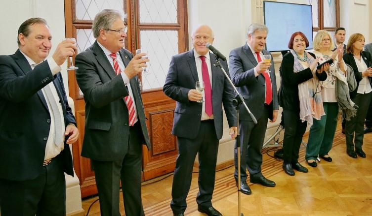Lifschitz saludó a los trabajadores en su día 