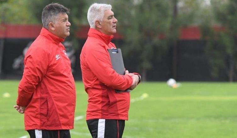 De Felippe le hizo un guiño a Leal y puso en duda a San Román