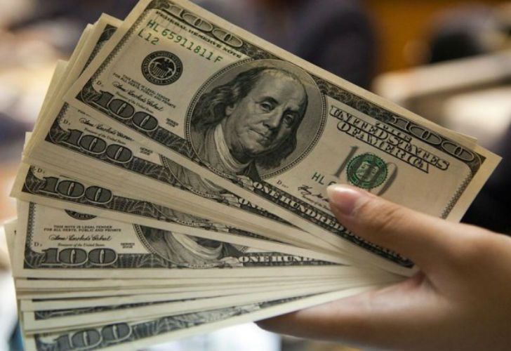 Nuevo récord del dólar pese a suba de tasas: superó los $ 23