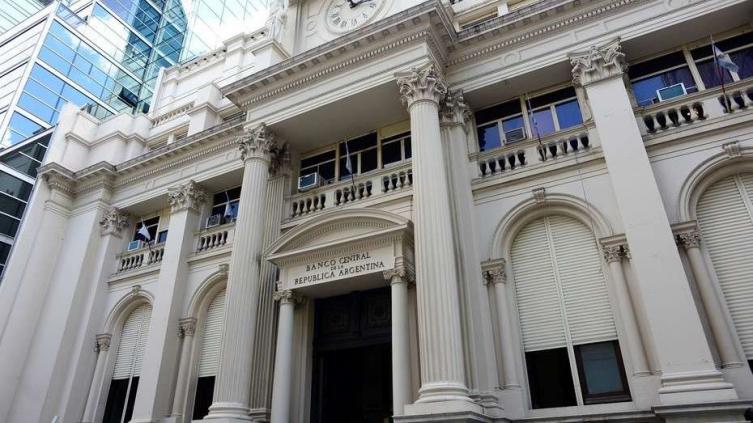 El Central sube la tasa al 40%