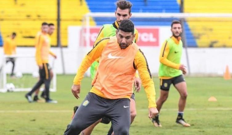 Chamot define el equipo para su estreno ante Arsenal