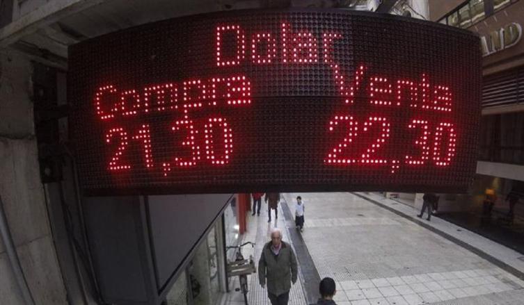 Mazazo del BCRA puso freno momentáneo a la corrida del dólar