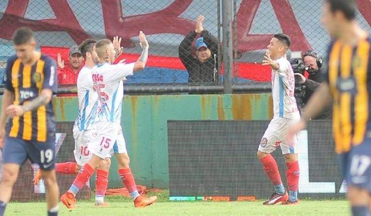 Central y una goleada vergonzante: 0-4 ante el descendido Arsenal