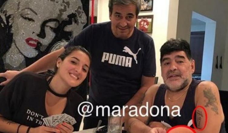 Diego Maradona inmortalizó en su piel el nombre de Jana, ¿su hija preferida?