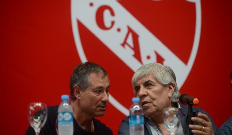 Hugo Moyano descartó irse de Independiente