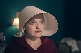 Elizabeth Moss cargó contra quienes no quieren ver The Handmaid´s Tale