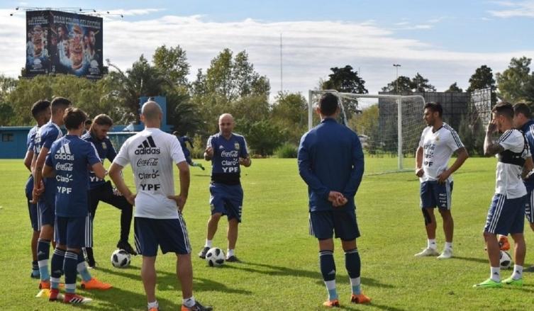 Jorge Sampaoli ya tiene a varios de su lista entrenando en Ezeiza