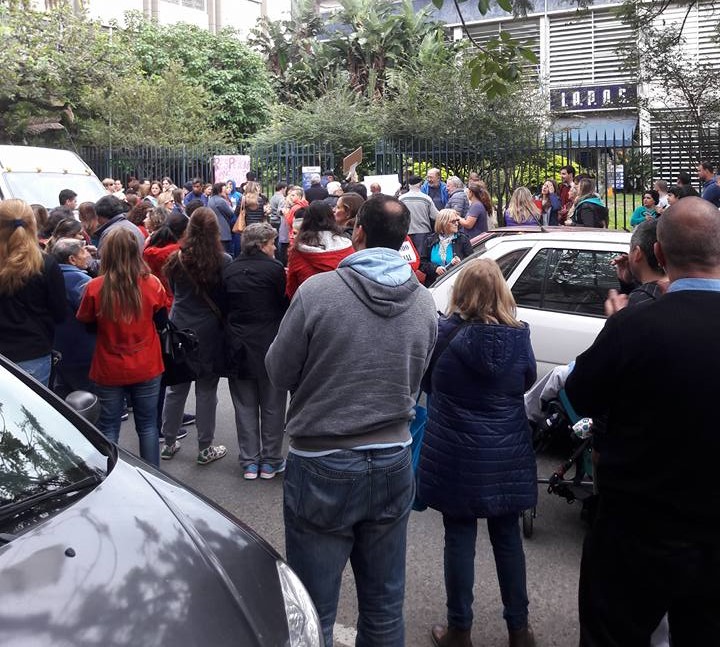 Protesta de prestadores del IAPOS 