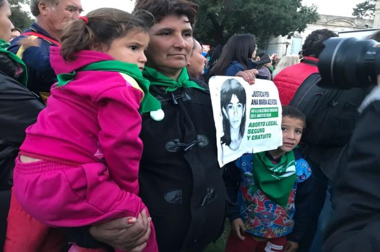 Pañuelazo por Ana María Acevedo