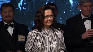 La nueva directora de la CIA quiere que la Agencia intervenga más en el mundo