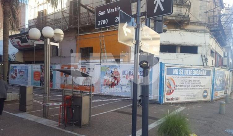 Ampliaron la valla de la esquina de Rioja y San Martín
