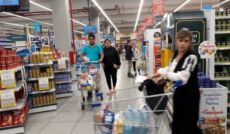 Los básicos del almacén encabezan las subas en los supermercados