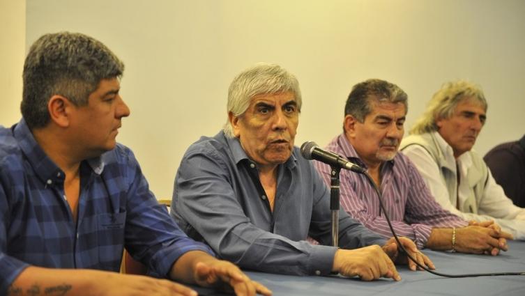 Moyano ratificó el pedido del 27% de aumento y no descartó un paro
