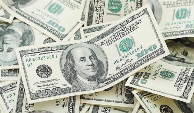 El dólar subió 42 centavos en la semana y cerró en récord de $ 25,58