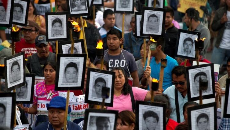 México: Ordenan volver a investigar la desaparición de los estudiantes
