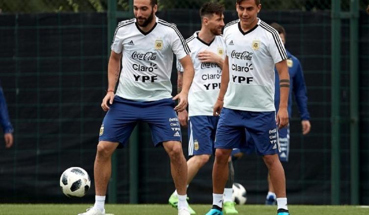 El Pipita Higuaín dio la opinión del plantel sobre la suspensión del amistoso ante Israel