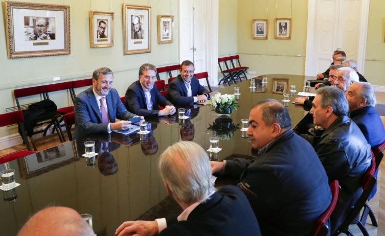 La CGT le dio una tregua al Gobierno hasta el martes y abrió un revuelo interno