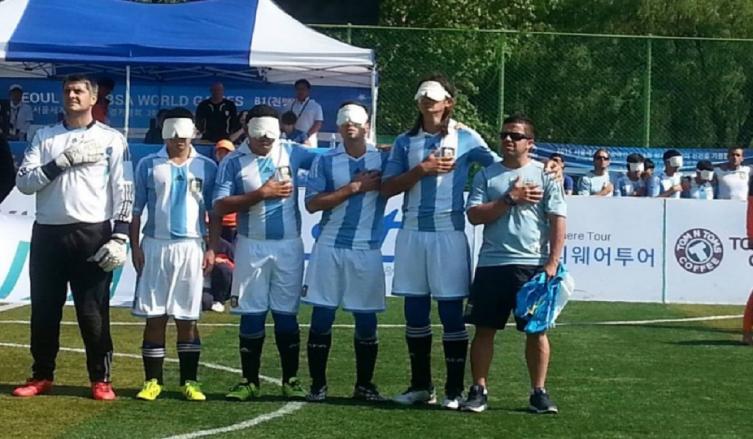Los Murciélagos debutaron con una victoria en el mundial de España
