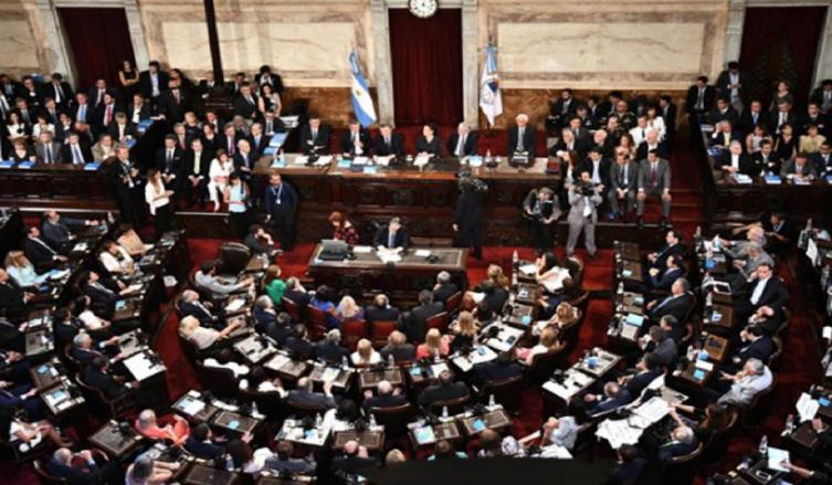 El rechazo a la legalización del aborto saca una leve ventaja