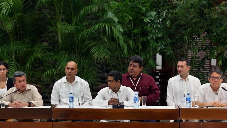 El ELN cesará sus actividades militares durante el balotaje en Colombia