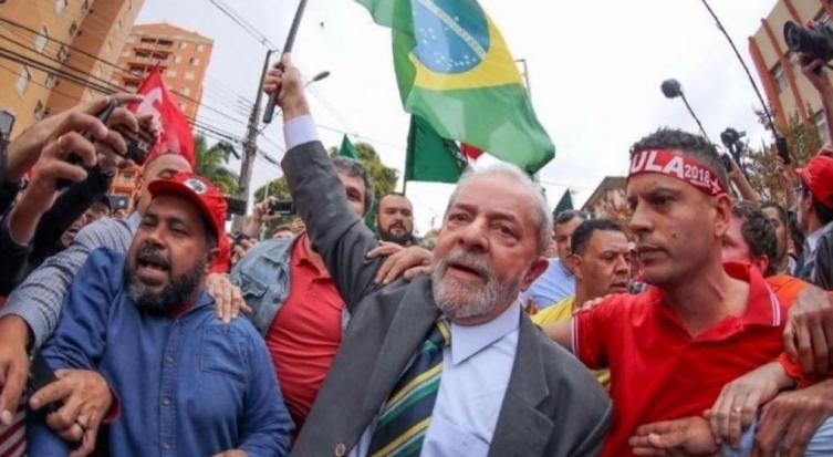 Lula sigue siendo el favorito para las presidenciales en Brasil