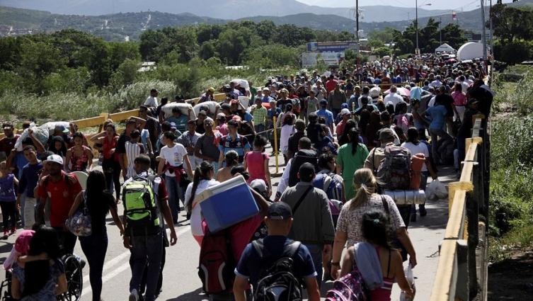 En sólo 15 meses, más de un millón de venezolanos huyeron a Colombia