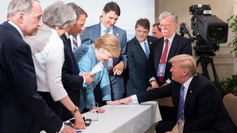 Para aliviar tensiones, Trump se mostró sonriente con líderes del G7
