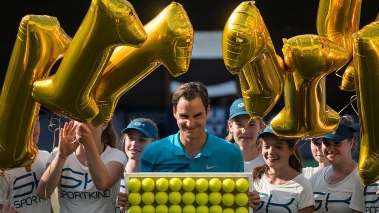 Roger Federer volvió a la cima del ranking y agranda su récord