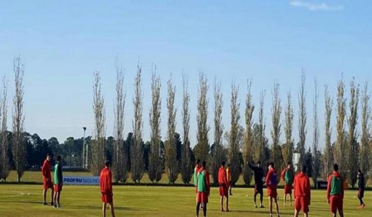 Colón entrena y espera por su primer amistoso de pretemporada