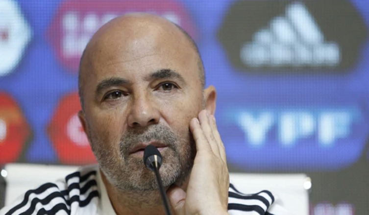 Las 10 idas y vueltas de Sampaoli que no contribuyen para tener una Selección confiable