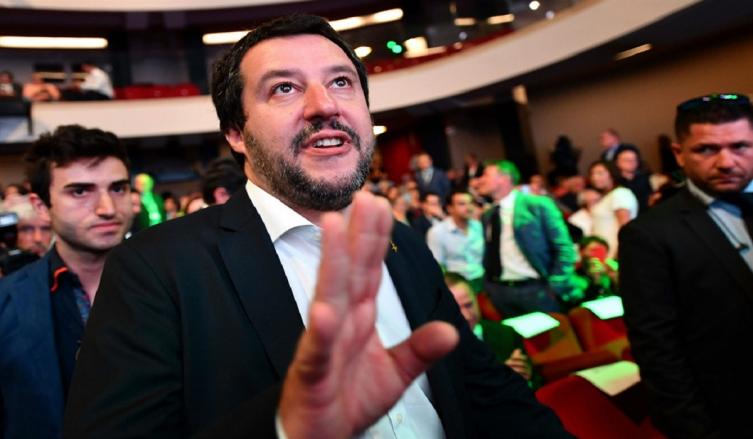 Italia tensa la cuerda: propone censar a los gitanos y expulsar a los que sean extranjeros
