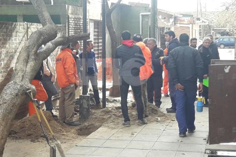 Evacúan torres tres y cuatro por escape de gas