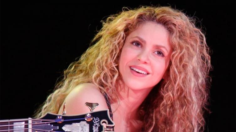 Escándalo: Shakira promocionó su gira con un símbolo nazi