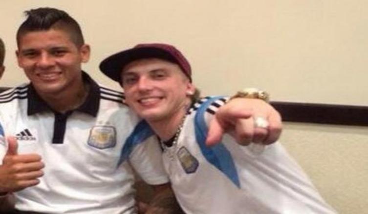 La felicidad de El Polaco por la hazaña de su amigo Marcos Rojo