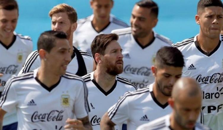 La selección entrenó sin un titular, que arrastra una molestia