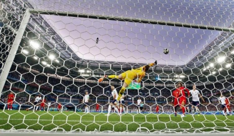 Bélgica derrotó a Inglaterra y se quedó con el grupo G