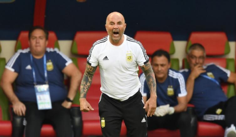 La revancha que quiere Sampaoli y la renuncia que esperan Tapia y compañía