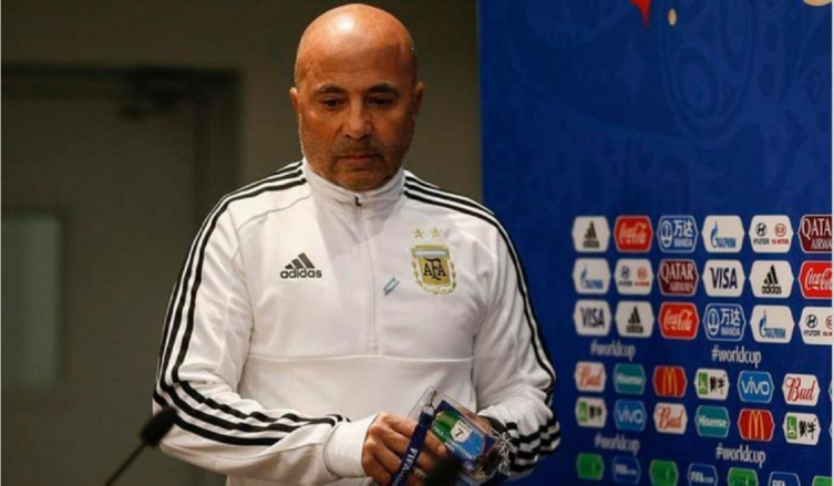 Echar a Sampaoli es 80% más caro en pesos que cuando firmó su contrato con la AFA
