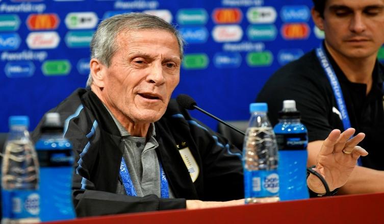 Algunas lecciones del Maestro Tabárez para aplicar en el fútbol argentino