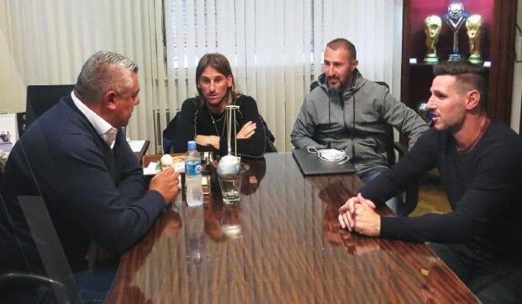 Tres asistentes de Sampaoli dejaron sus cargos
