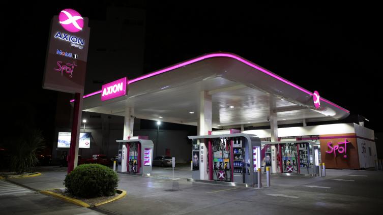 Ahora también Axion aumenta los precios de los combustibles