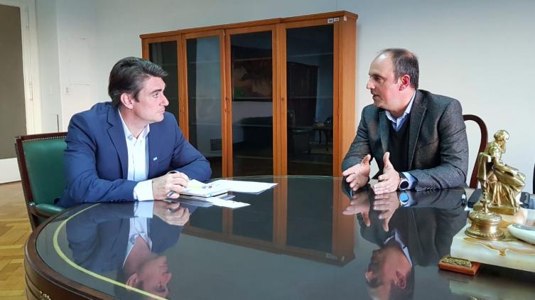 Corral se reunió con el ministro de Energía de la Nación
