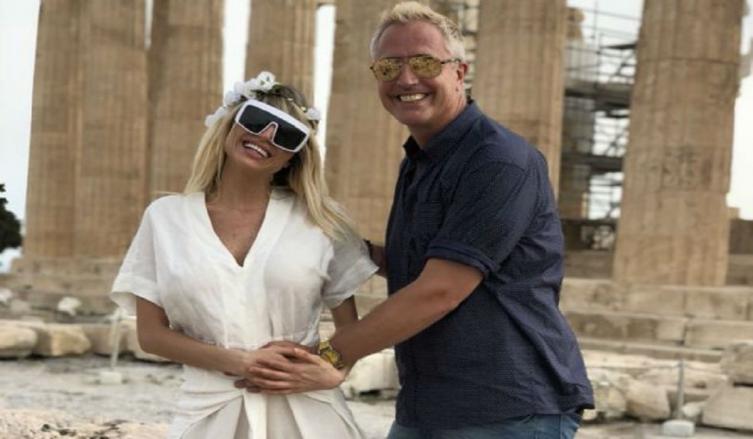 Marley y Vicky Xipolitakis fueron denunciados en Grecia