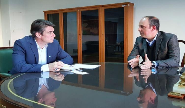 Corral analizó costos con el ministro de Energía de la Nación