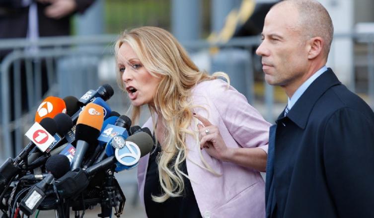 Detienen a la actriz porno Stormy Daniels, en medio de su disputa legal con Donald Trump