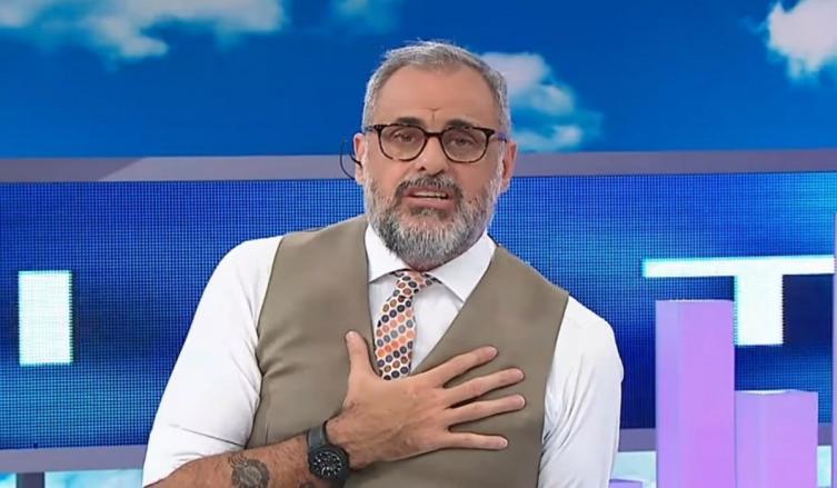 Jorge Rial dice que con Morena y su novia Romina está 