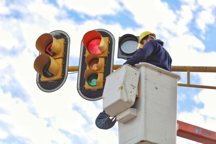 Colocarán decrementadores en todos los semáforos