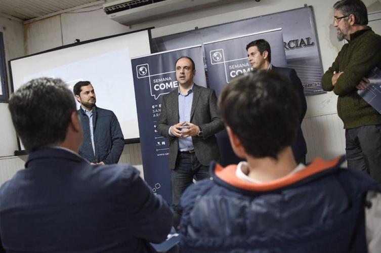 Corral apoyó la decisión de Macri de reducirlas